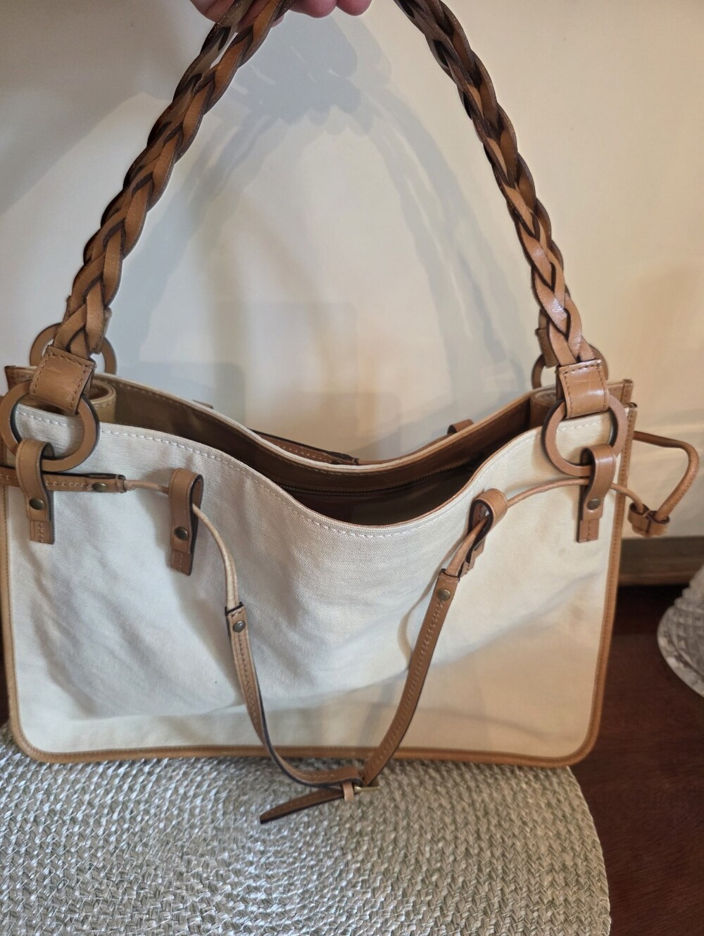 Pre-loved Authentic GUCCI Cream Canvas and Tan Leather Everyday Shoulder Bag